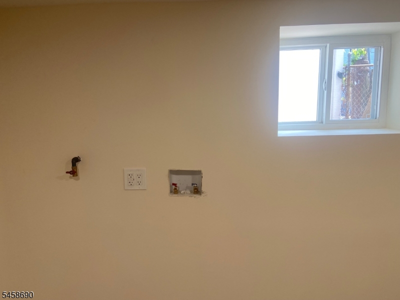 6 Melrose Ave Property Photo 28