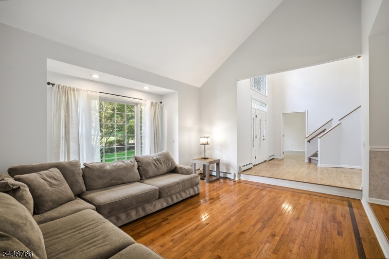 30 Carriage House Rd Property Photo 6