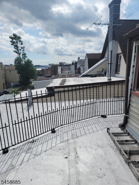 581 N 7th St Property Photo 19