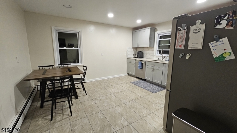 106 Burnside Ave Property Photo 3