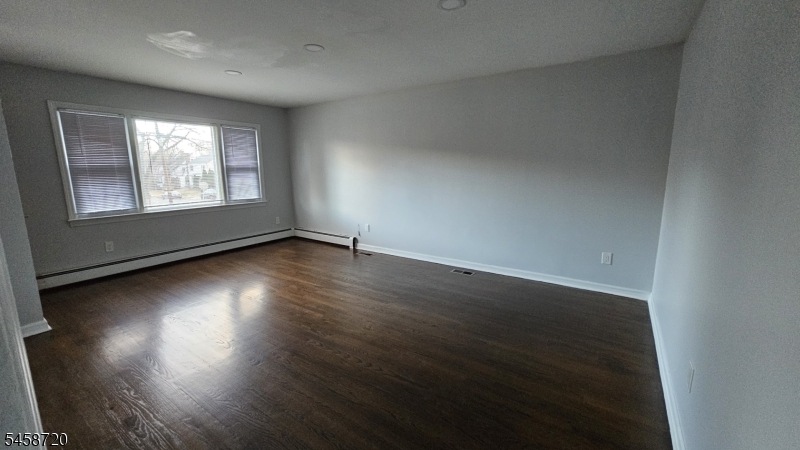 106 Burnside Ave Property Photo 4