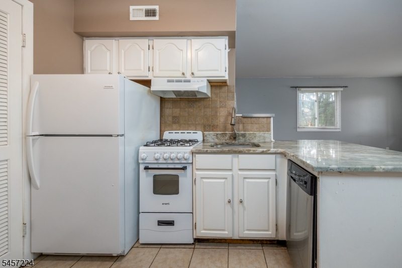 2 Alta Ct W 1 Property Photo 3