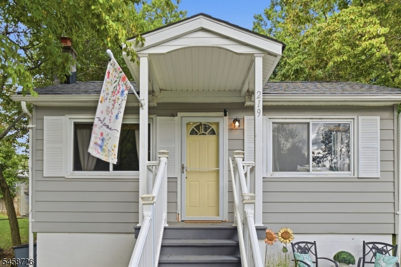 219 Knox Way Property Photo 3
