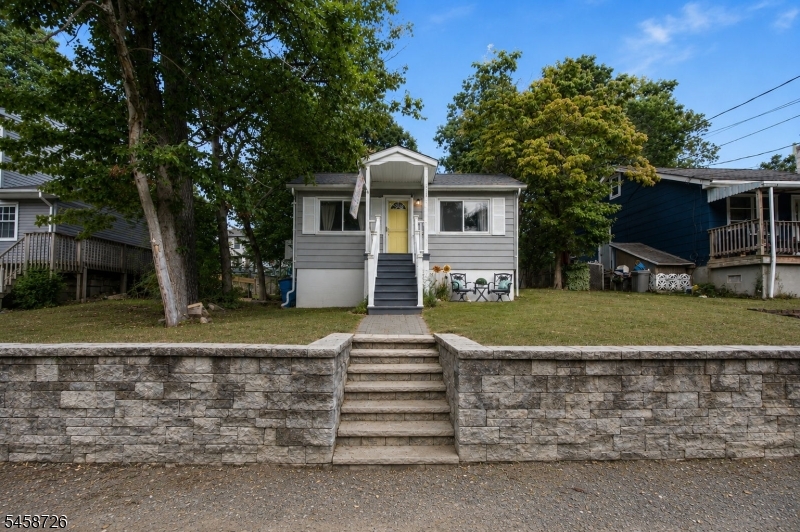 219 Knox Way Property Photo 4