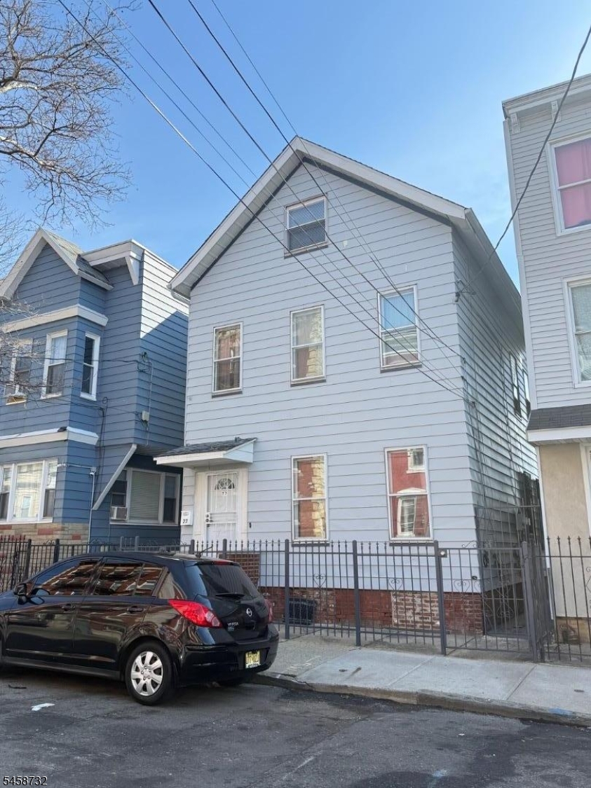 77 Stone St Property Photo 2