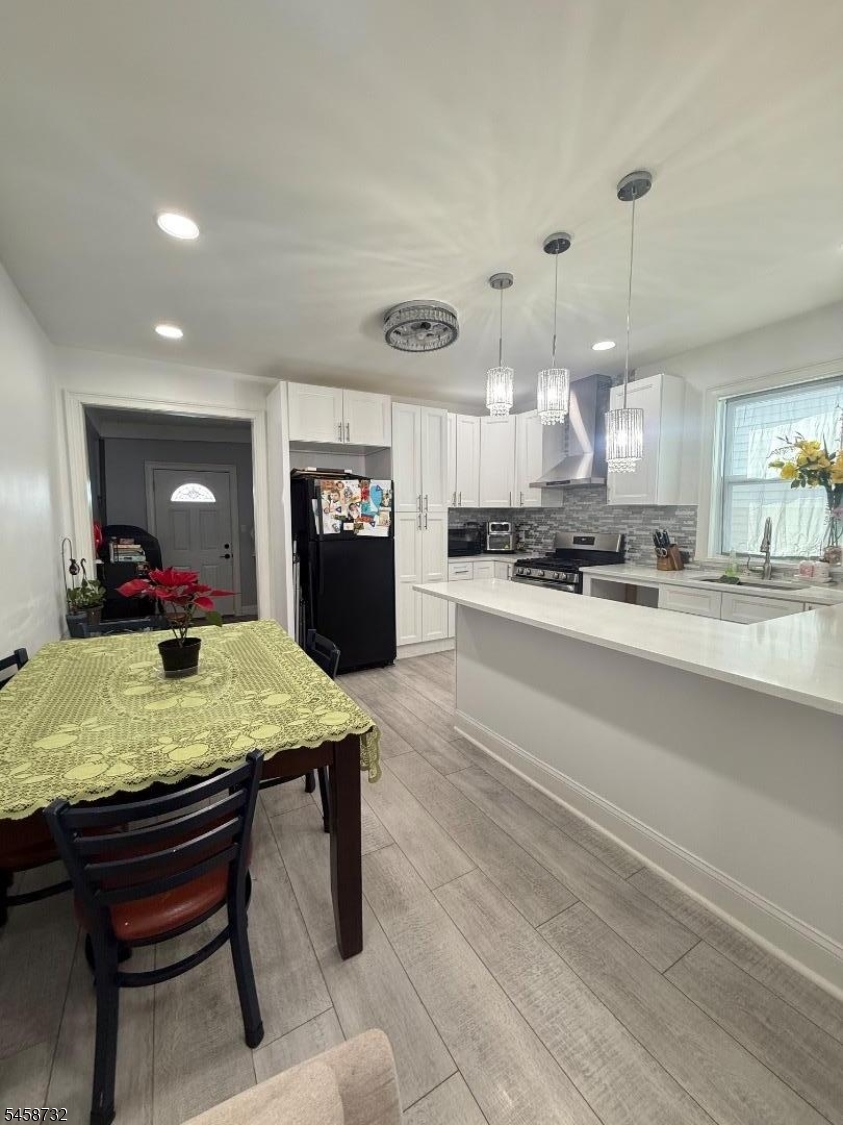 77 Stone St Property Photo 6