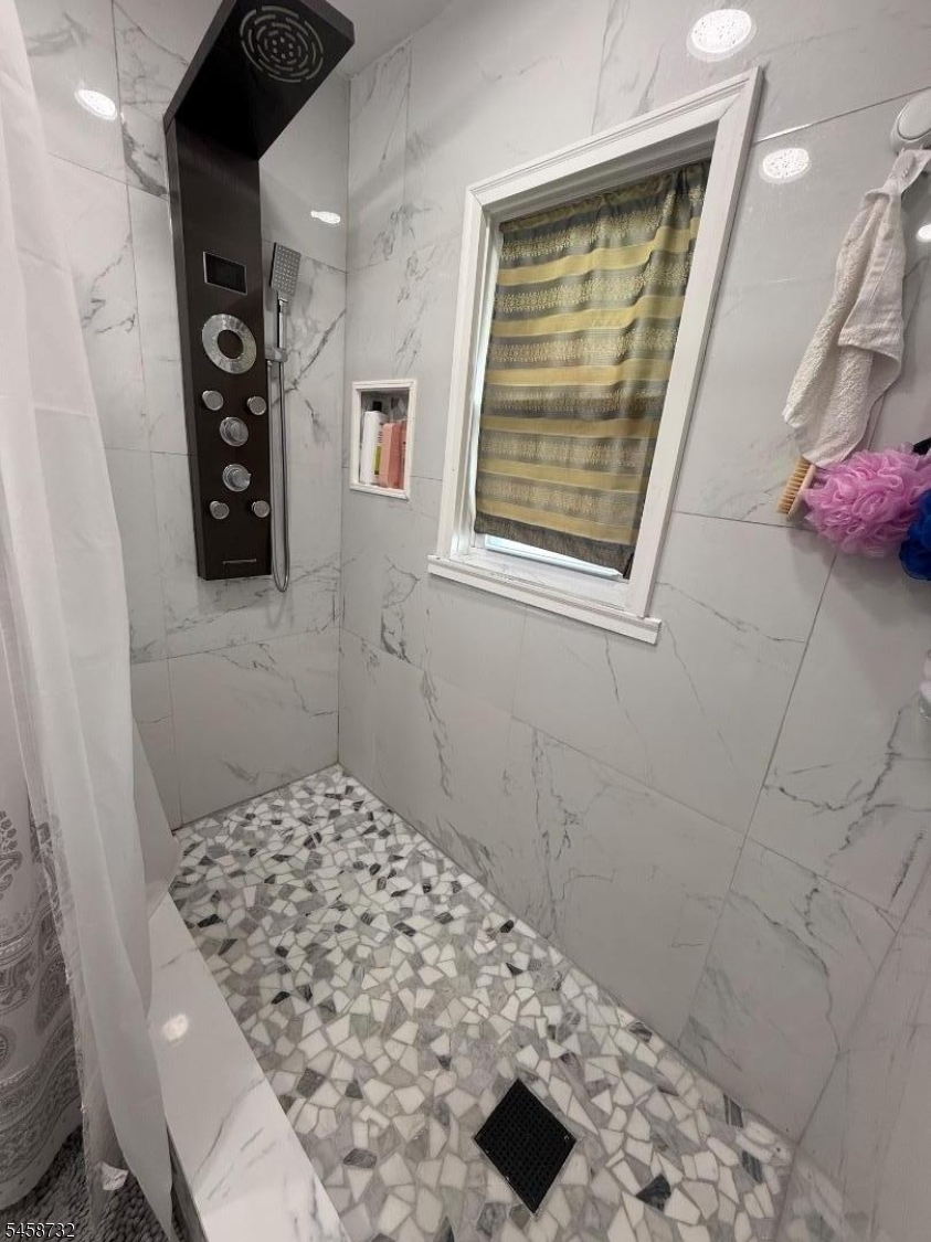 77 Stone St Property Photo 8