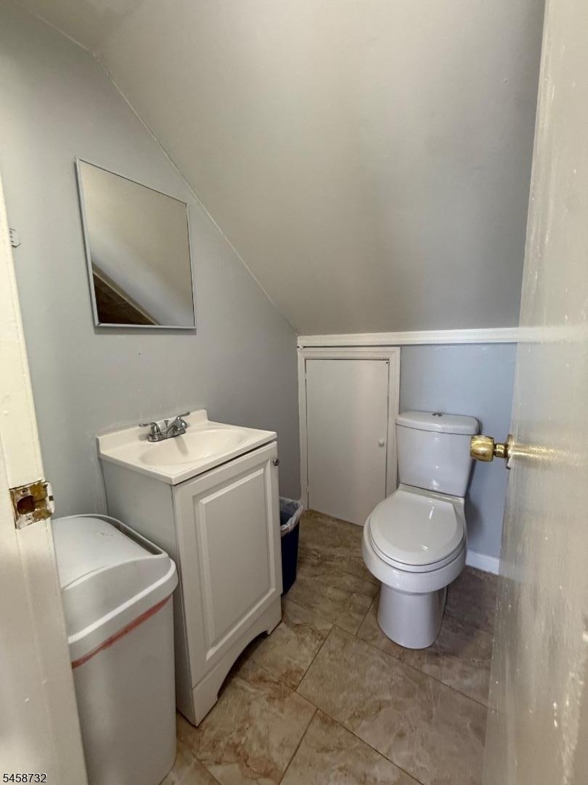 77 Stone St Property Photo 19