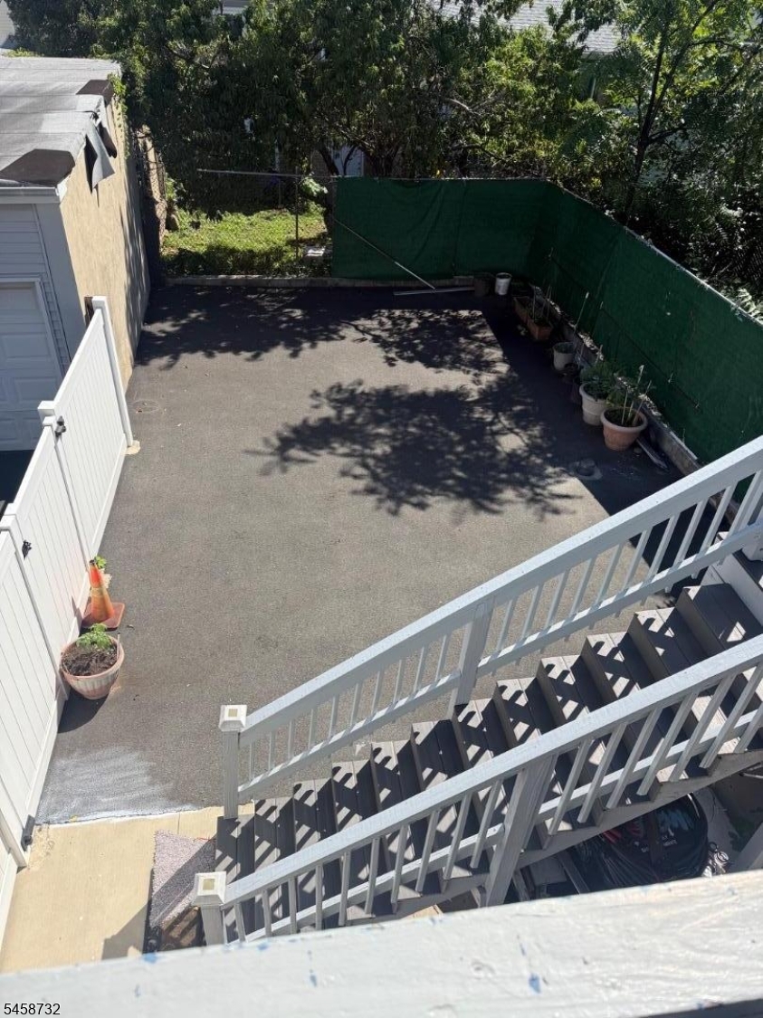 77 Stone St Property Photo 32