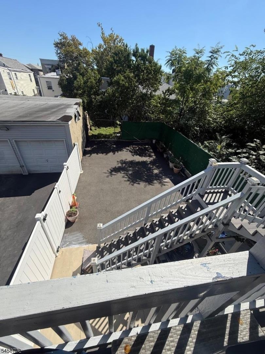 77 Stone St Property Photo 33