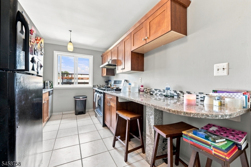 61 Union Avenue U-b6 B6 Property Photo 8