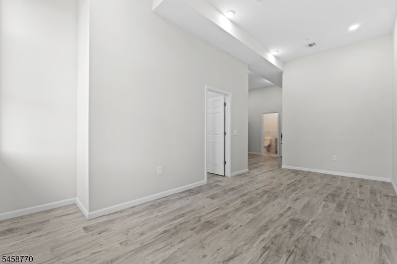 90 Broadway 3 Property Photo 3
