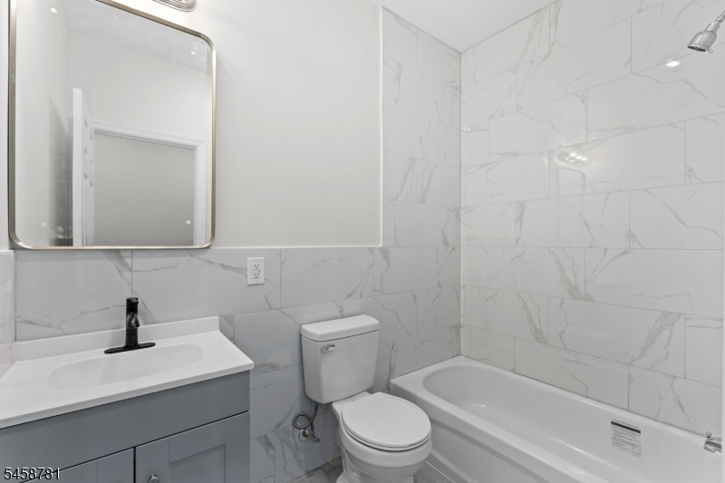 90 Broadway 1 Property Photo 7