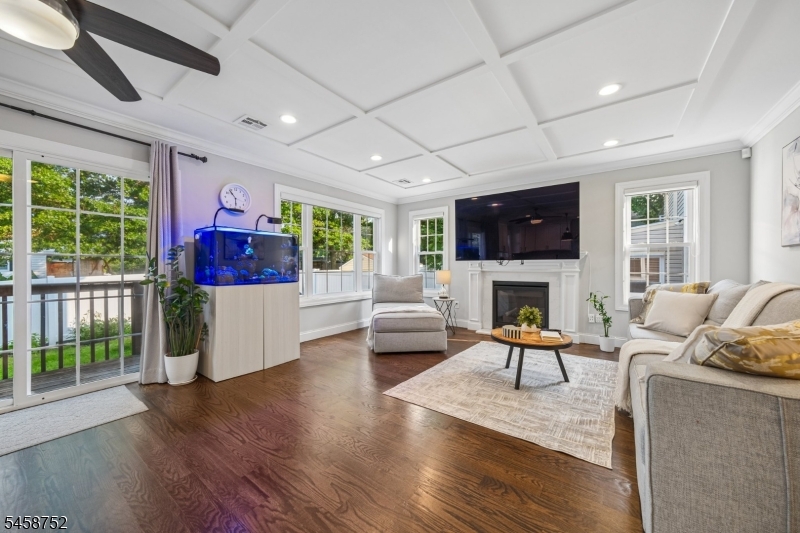 9 Burnet Hill Rd Property Photo 6