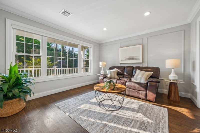 9 Burnet Hill Rd Property Photo 11