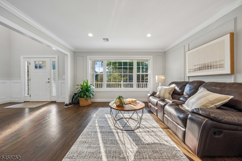 9 Burnet Hill Rd Property Photo 12