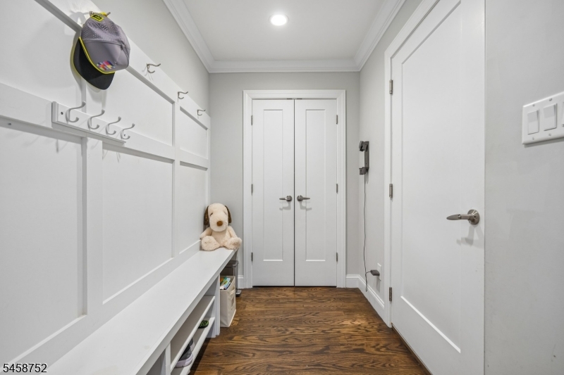 9 Burnet Hill Rd Property Photo 18