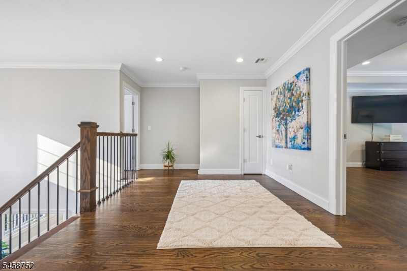 9 Burnet Hill Rd Property Photo 22