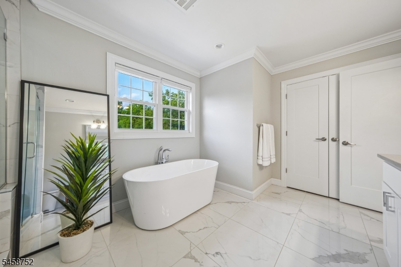 9 Burnet Hill Rd Property Photo 28