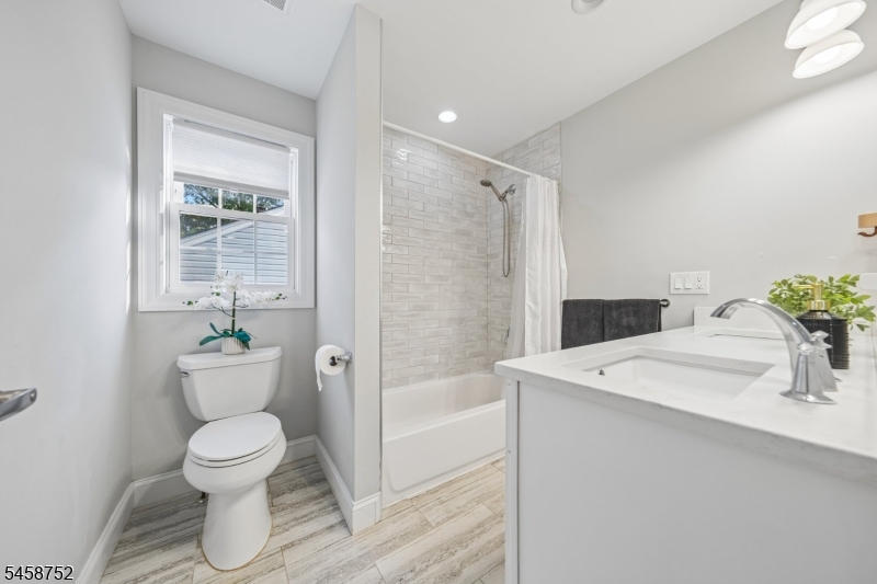 9 Burnet Hill Rd Property Photo 36