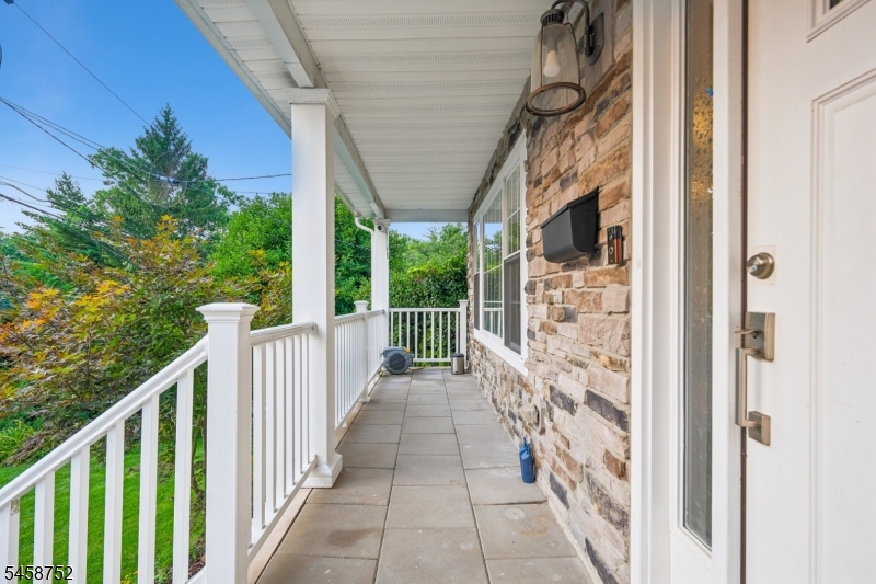 9 Burnet Hill Rd Property Photo 42