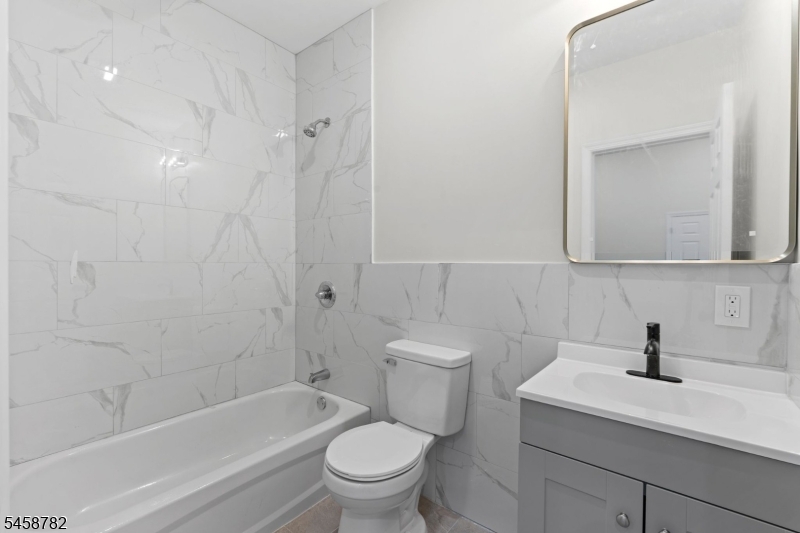 90 Broadway 2 Property Photo 2