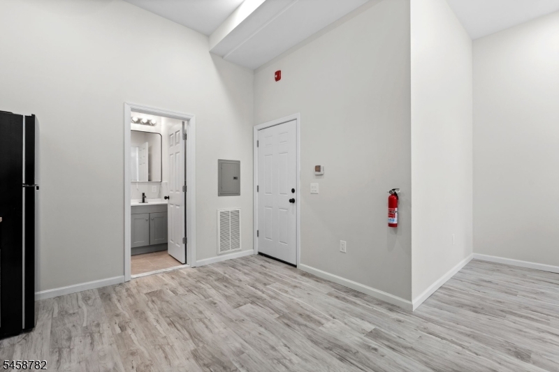90 Broadway 2 Property Photo 5