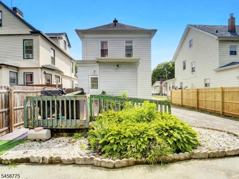 139 Richelieu Ter Property Photo 4