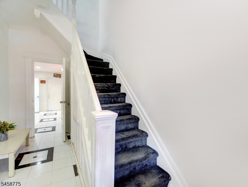 139 Richelieu Ter Property Photo 5