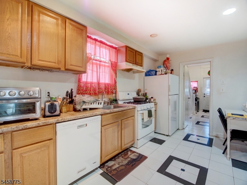 139 Richelieu Ter Property Photo 7