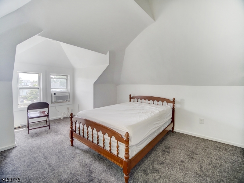 139 Richelieu Ter Property Photo 13