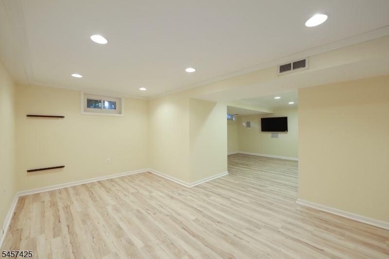 909 Stevens Avenue Property Photo 23