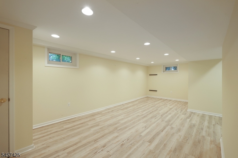 909 Stevens Avenue Property Photo 24