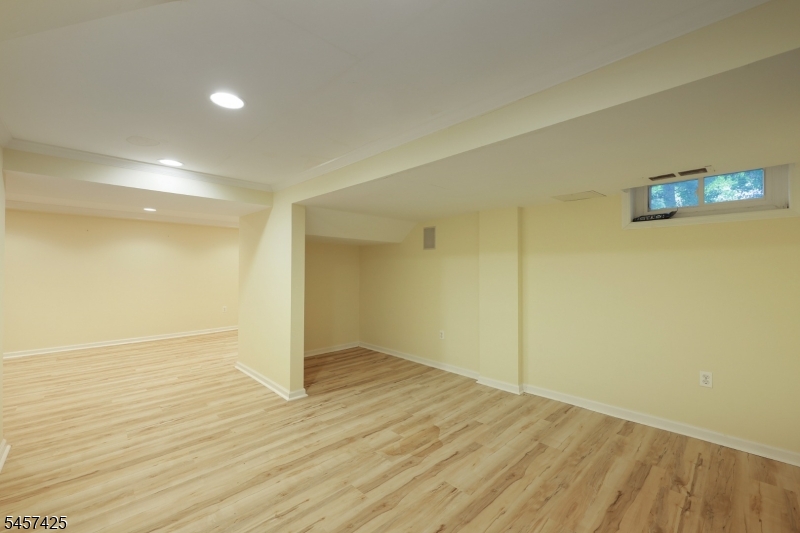 909 Stevens Avenue Property Photo 27