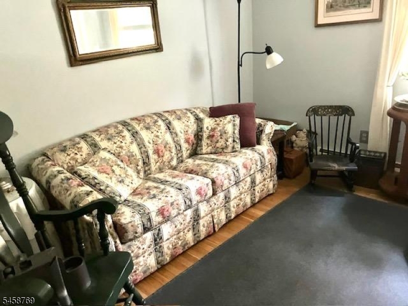 30 Woodlawn Ter Property Photo 18