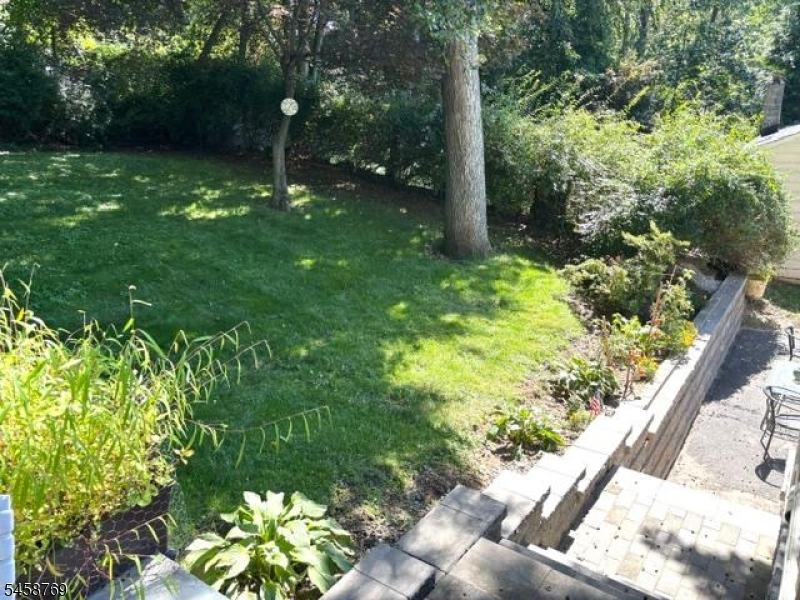 30 Woodlawn Ter Property Photo 19