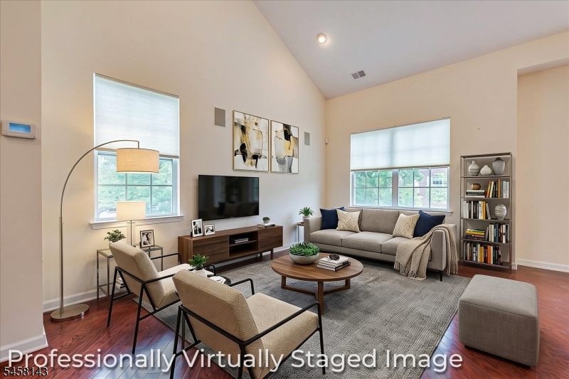 27 Taft Ln Property Photo 8