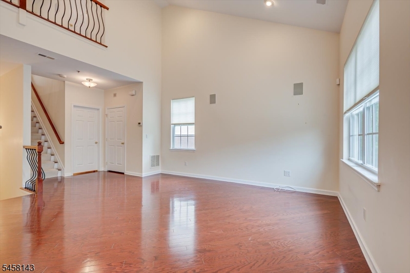 27 Taft Ln Property Photo 10