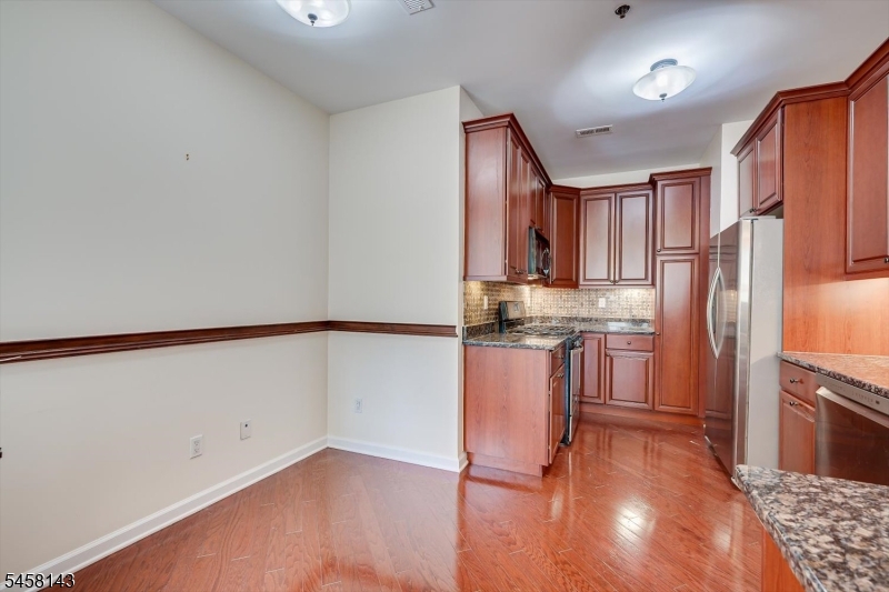 27 Taft Ln Property Photo 13