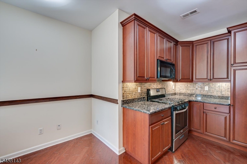 27 Taft Ln Property Photo 17