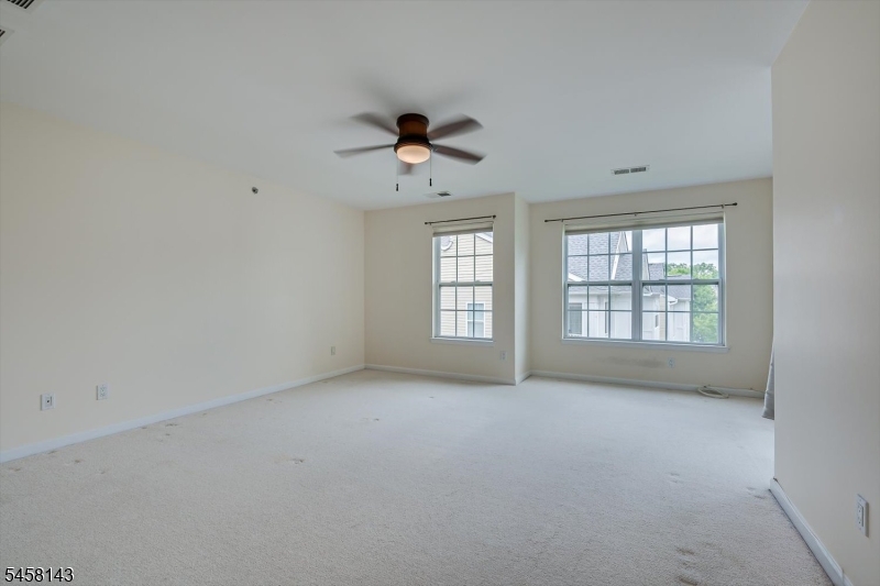 27 Taft Ln Property Photo 22