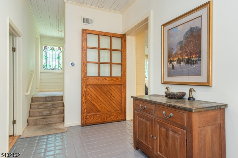 35 Colles Ave Property Photo 2