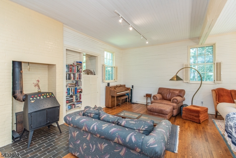 35 Colles Ave Property Photo 12
