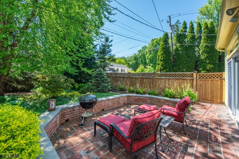 35 Colles Ave Property Photo 19