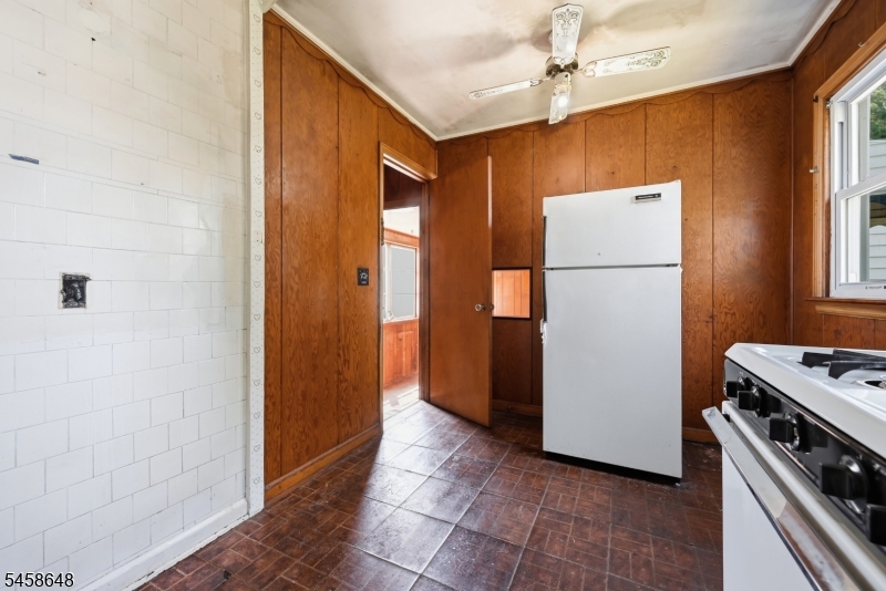 588 Quinton Ave Property Photo 8