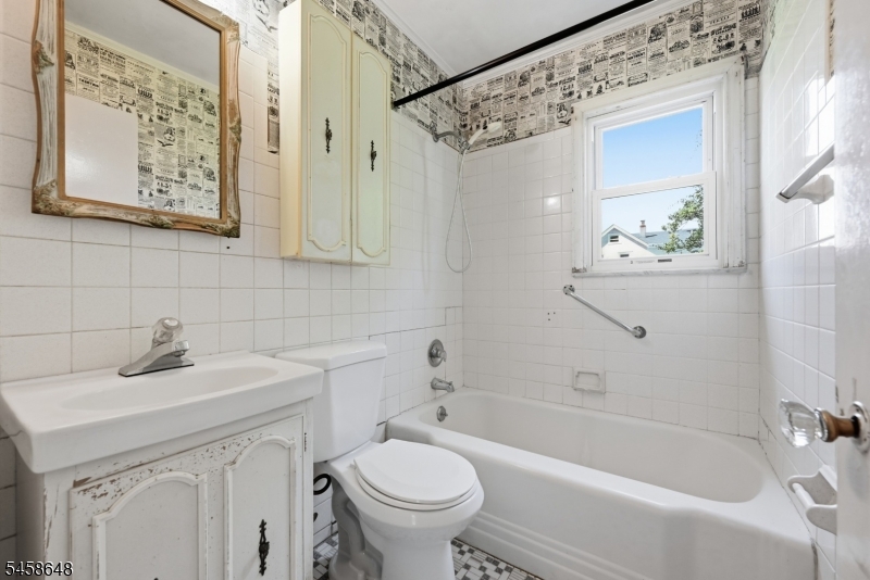 588 Quinton Ave Property Photo 13