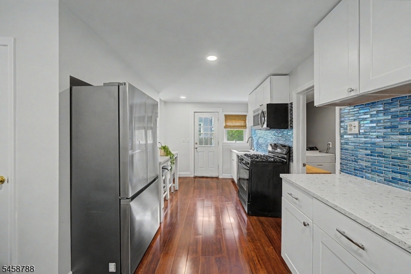 16 Jaqui Ave Property Photo 10