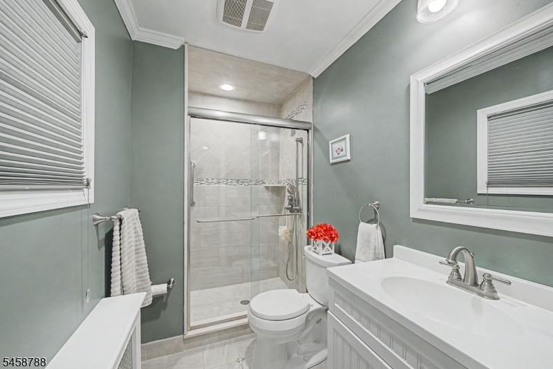 16 Jaqui Ave Property Photo 15
