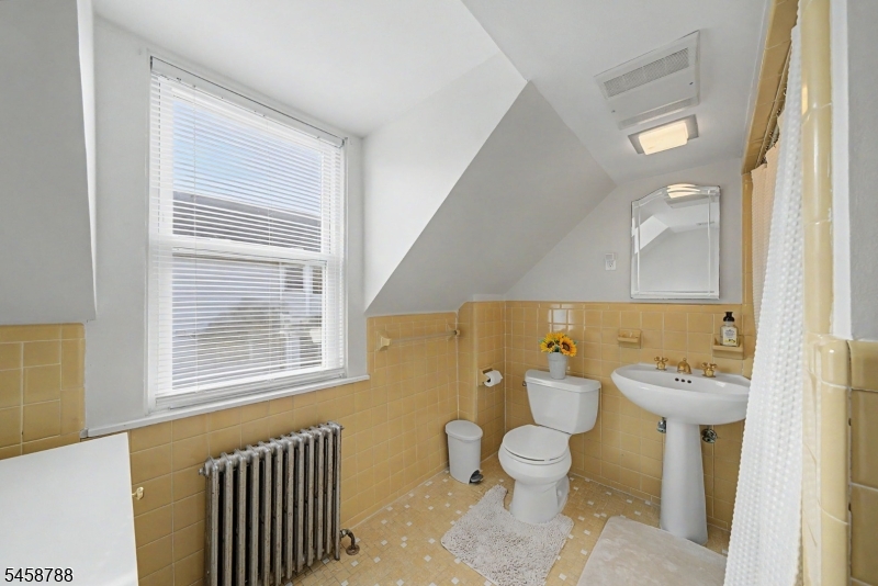 16 Jaqui Ave Property Photo 18
