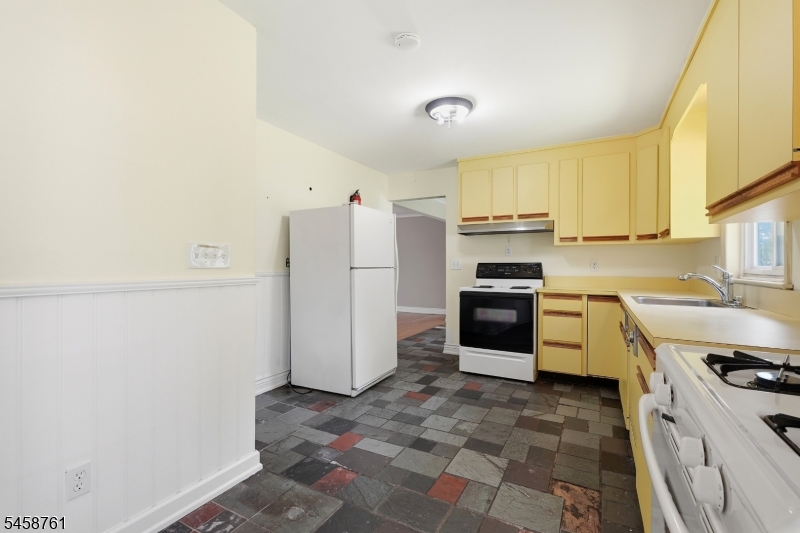 14 Ford Hill Rd Property Photo 12